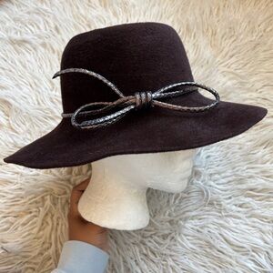 Philip Treacy - Poshmark